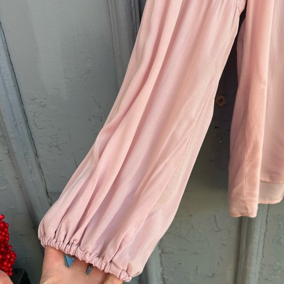 Velvet by Graham and Spencer Noria blouse, Small - Picture 7 of 9